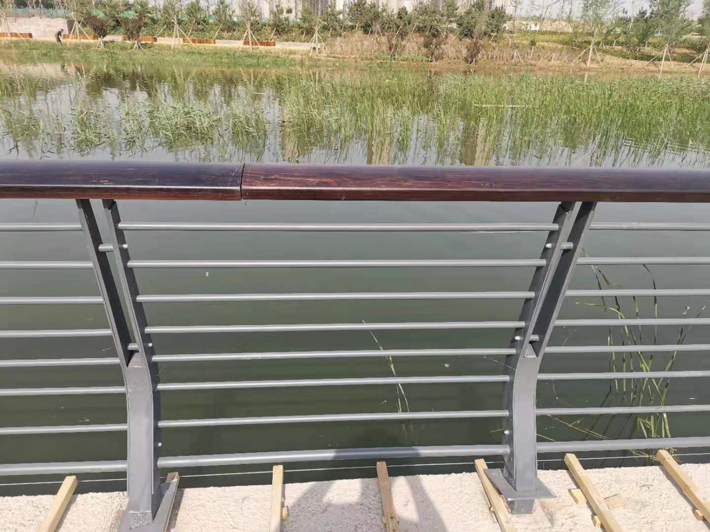 汉中市桥梁防撞护栏灯光护栏 - 厂家